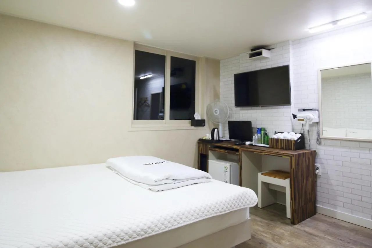 9St Traveltel Otel Busan 2*,